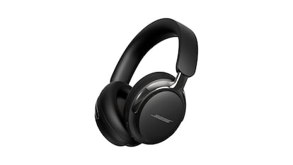 Auriculares para viajar sobre fondo blanco.