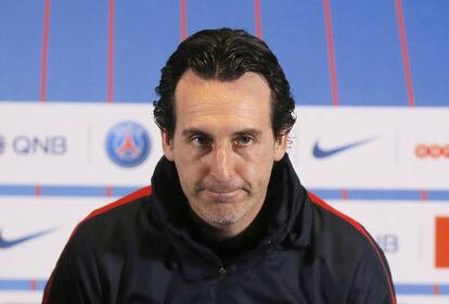 Emery, durante la rueda de prensa, en París.