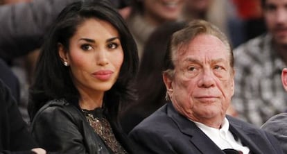 Donald Sterling y su novia V. Stiviano, en diciembre de 2010.