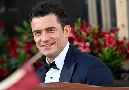El actor Orlando Bloom también optó por un esmoquin. Este jueves se hizo pública su separación de la cantante Katy Perry, después de nueve años de noviazgo.