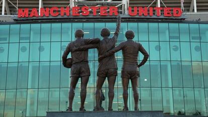 El estadio del Manchester United, desde fuera.