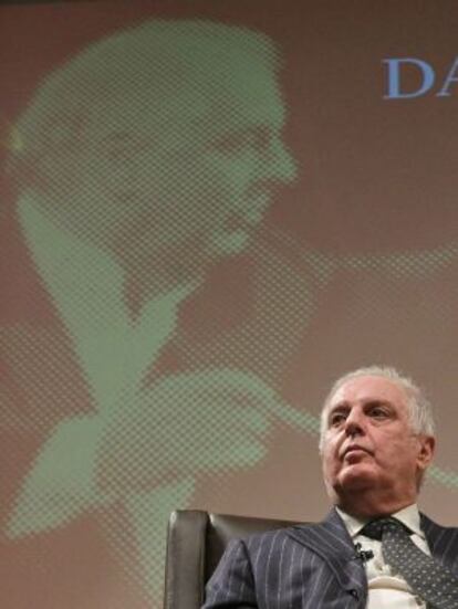 El pianista y director de orquesta Daniel Barenboim ha repasado su trayectoria vital y artística en un encuentro en la Fundación Juan March de Madrid con el periodista y escritor Jesús Ruiz Mantilla.