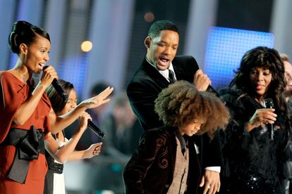 Con Will Smith y su familia en una actuacin en la entrega del Premio Nobel en Oslo en 2009.