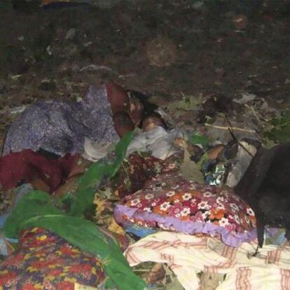 Dos cadáveres de tamiles muertos en Udakattu, a 275 kilómetros de la capital Colombo
