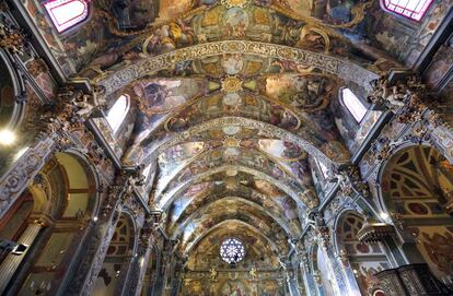  Vista general de los frescos del techo de la Iglesia de San Nicolás cuya restauración ha sido presentada hoy. 