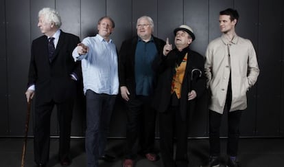 Tom Baker, Peter Davison, Colin Baker, Sylvester McCoy y Matt Smith.