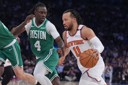 Jalen Brunson voterà contro Jrue Holiday nella partita di venerdì.
