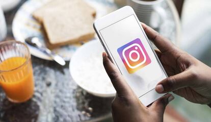 Icono Instagram en un smartphone