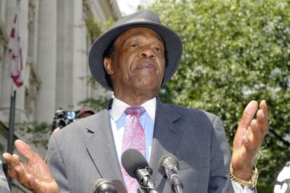 Marion Barry durante una rueda de prensa en julio de 2009 tras un breve arresto por acosar a una antigua novia