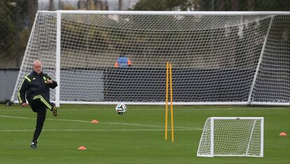 Del Bosque, en el campo de entrenamiento.