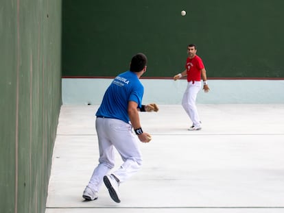 Frontón Sineu. Report Pilota en Mallorca.