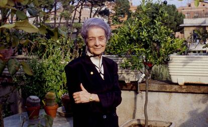 La neuróloga Rita Levi-Montalcini en su casa de Roma, Italia, el 10 de septiembre de 1988.