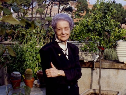 La neuróloga Rita Levi-Montalcini en su casa de Roma, Italia, el 10 de septiembre de 1988.