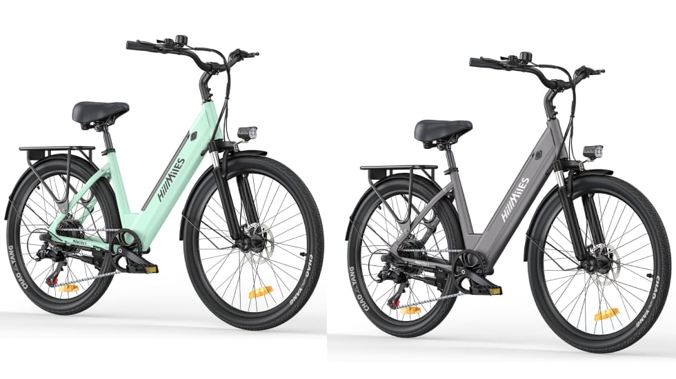 Bicicleta eléctrica unisex disponible en tres colores y asiento regulable en altura.