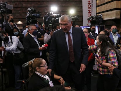 El secretario de Gobernación, Adán Augusto López, durante la inauguración de la tercera reunión plenaria de Morena, el 25 de agosto de 2022, en Ciudad de México.