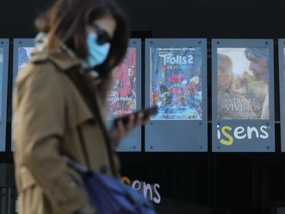 Acceso el viernes de un cine de Madrid.