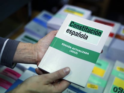 Exemplar de la Constitució espanyola.