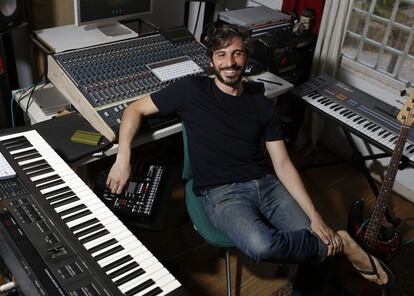 Damian Schwartz en su estudio de Madrid.