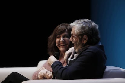 Elvira Lindo y Antonio Muñoz Molina, en el acto de presentación del Festival Eñe 2019. 