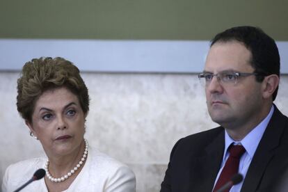 Dilma Rousseff e o ministro da Fazenda, Nelson Barbosa, durante o "Conselhão".