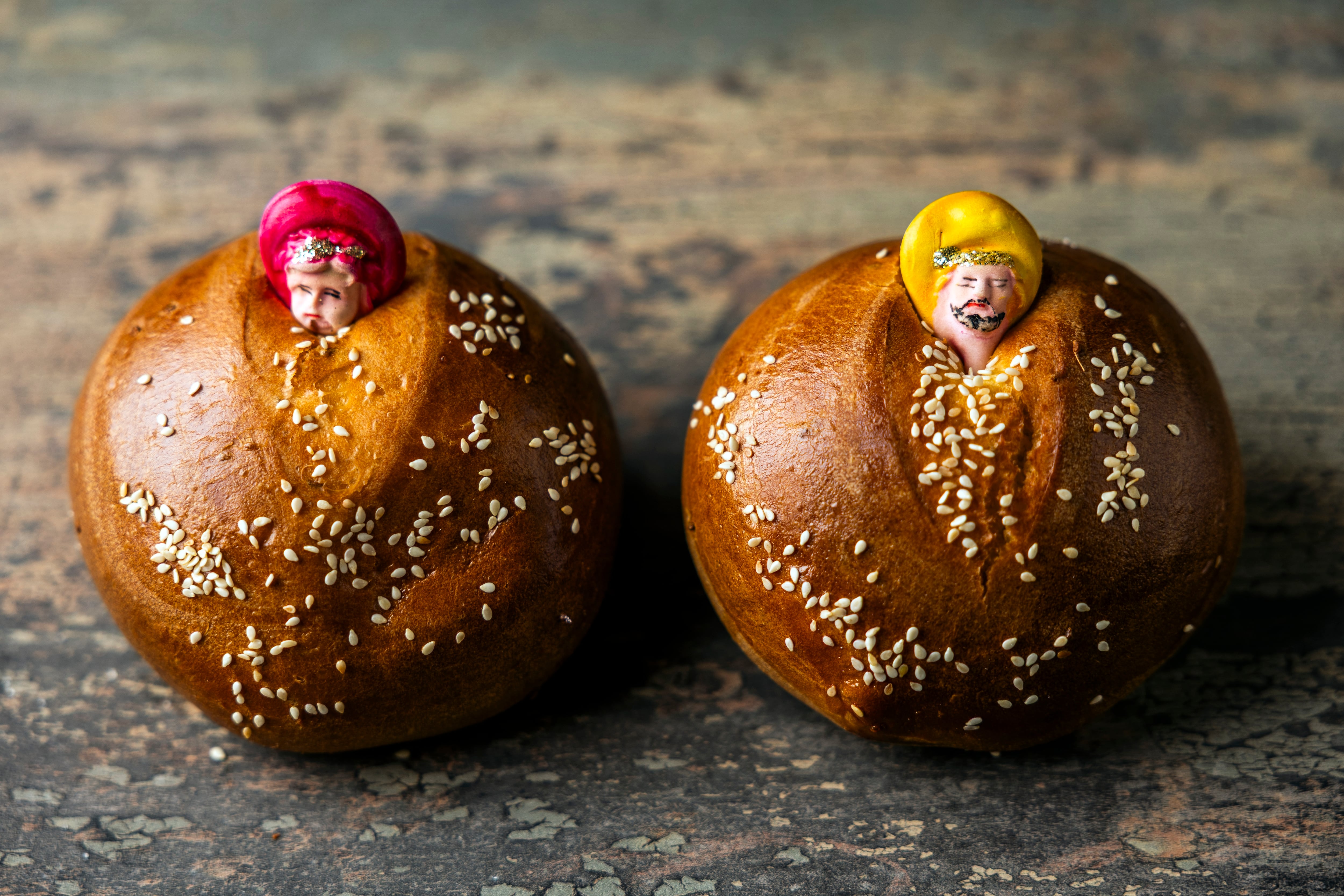 El pan de yema es típico de Oaxaca, donde se vende durante todo el año. En las fechas cercanas al Día de Muertos, se le coloca dentro una figurita que representa al difunto. Estos son de Molino Manuela, en Madrid.