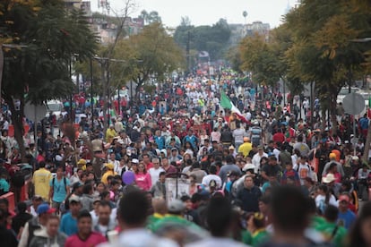 Las autoridades esperan que este año se bata el récord de asistencia con siete millones de peregrinos. Aquí se ve cómo está este fin de semana la calzada de Guadalupe, la avenida principal de tres kilómetros y medio que acaba en la explanada de la Basílica. 