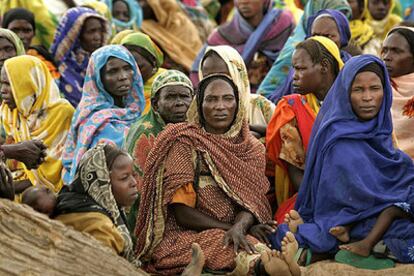 Mujeres en el campo de refugiados de Seleah, en Darfur, en septiembre.