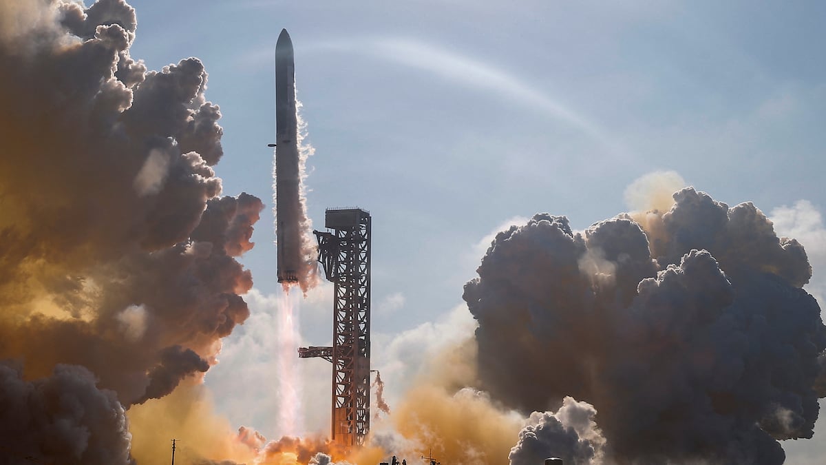 Elon Musk estrena su Starship de tercera generación, el cohete que EE UU necesita para volver a pisar la Luna