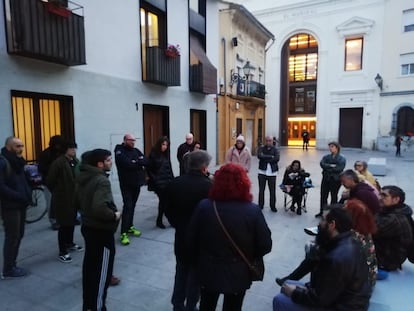 Una asamblea vecinal en el barrio valenciano del Cabanyal, este viernes.