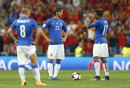 Los jugadores de Italia tras el gol de Morata.