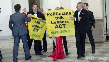 Juan L&oacute;pez de Uralde, en la protesta de 2009 en Copenhague.