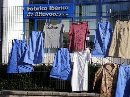 Los trabajadores de Faibal protestan contra la liquidaci&oacute;n de la empresa.