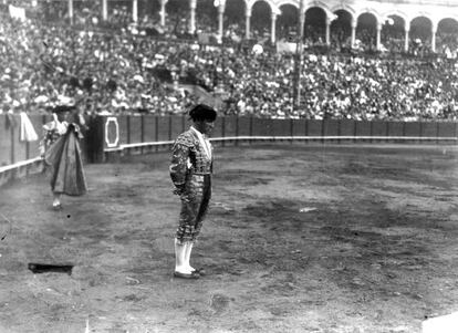 Juan Belmonte, en la plaza sevillana, en una imagen fechada en la segunda década del siglo XX.