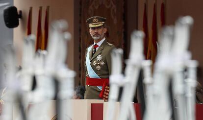 El rey Felipe VI, durante un momento del tradicional desfile del 12 de octubre.