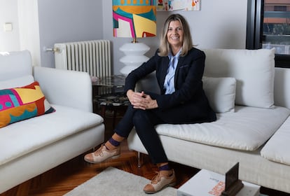 Ana Caballero, presidenta de la comisión de 50 expertos del Gobierno, en su casa de Madrid.