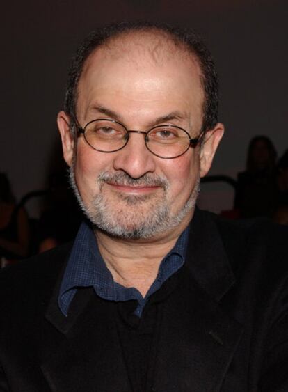 Rushdie, autor del polémico "Los versos satánicos", en una foto de archivo.