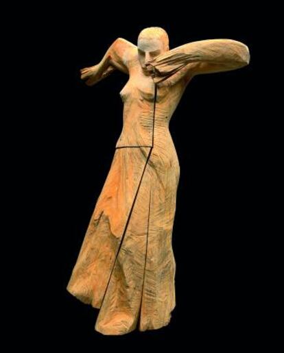 Escultura sobre la mujer espa&ntilde;ola de Francisco Leiro. 