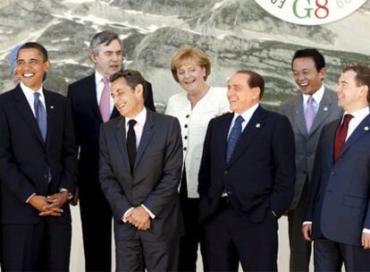 Los presidentes de los países miembros del G-8 durante la reunión que han mantenido esta semana en L&#39;Aquila (Italia).