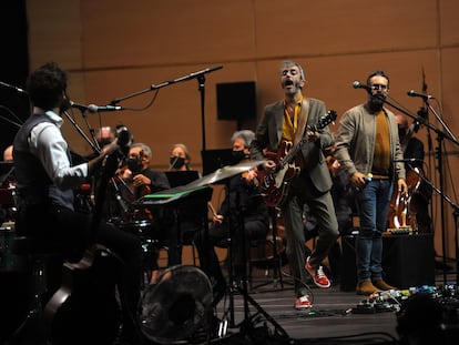 Concierto de Xoel López y su banda con la Sinfónica de Galicia en el Coliseum de A Coruña.