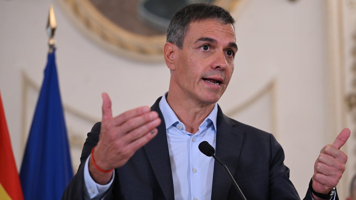 Pedro Sánchez: «Es una violación de la integridad territorial de España»