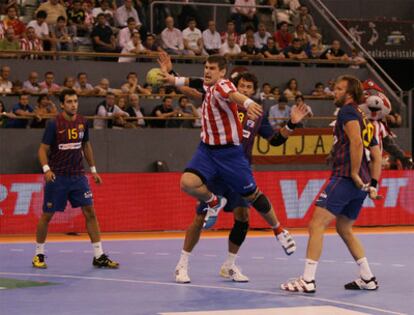 Final de la Supercopa de balonmano entre el Barcelona y el Atlético de Madrid.