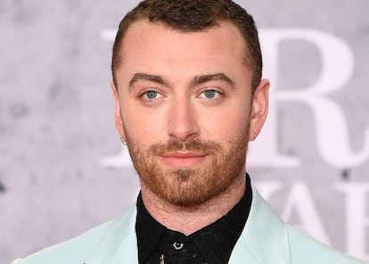 El cantante Sam Smith anunció el pasado marzo que no se sentía ni hombre ni mujer y pidió la semana pasada que se le trate con un pronombre neutro.