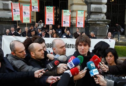 Comparece el Comité de empresa de Metro Bilbao frente a la Diputación