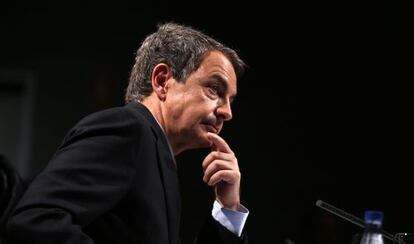 El expresidente Zapatero, durante la presentación de su libro.