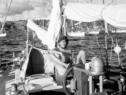 William Finnegan, en el puerto de Suva, Fiyi, en 1978.