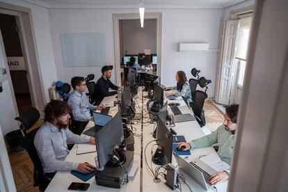 La sala donde se analizan los microdatos en la empresa demoscópica Gad-3, en Madrid.