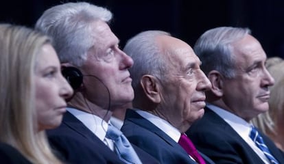 Barbra Streisand, Bill Clinton, Simon Peres y Benjamin Netanyahu.