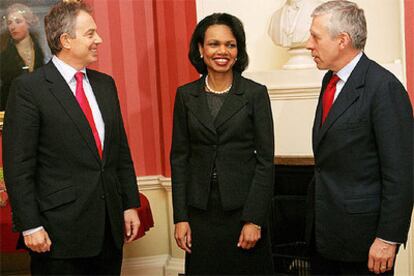 Tony Blair y Jack Straw reciben esta tarde a Condoleezza Rice en el número 10 de Downing Street.