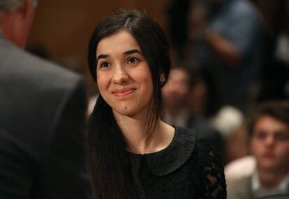 Nadia Murad, testificando ante el Senado de EEUU.