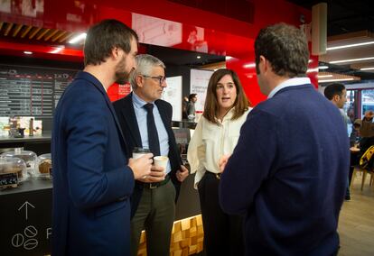 Participantes en el evento celebrado en el Work Café Santander ubicado en el Paseo de Recoletos, en Madrid. 

